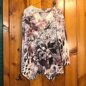 Like new colorful top